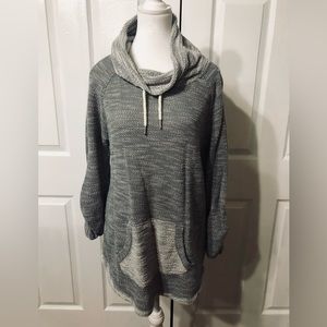 Women’s large Calvin Klein polyester rayon blend sweatshirt. Hood, front pocket.